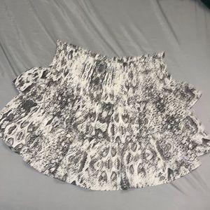 Vestique snakeskin print skort